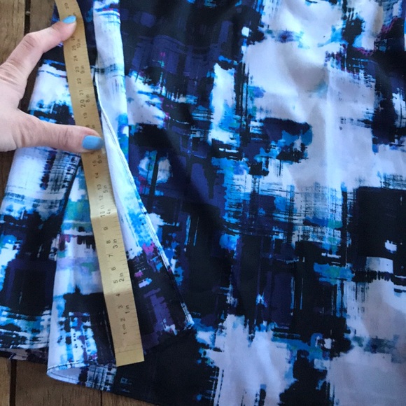 Size small Vince Camuto midi-dress NEW WITH TAGS - Picture 5 of 5